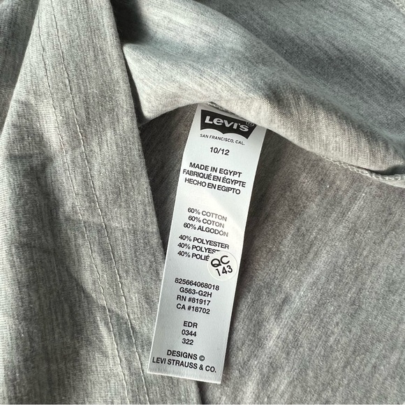 NWT Levi's Boys 2 Pack Graphic Tee Size 10/12 - Picture 3 of 7